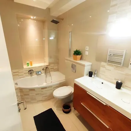 Disneyland - Paris 20 Min - Parking - 7 Personnes Gournay-Sur-Marne Exterior photo